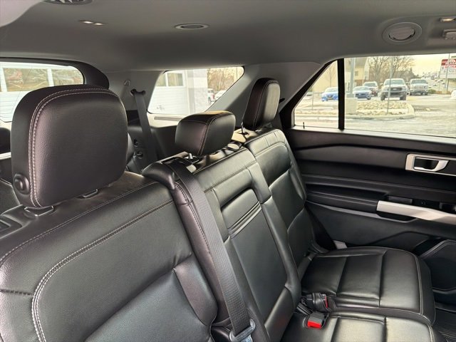 Certified 2020 Ford Explorer XLT w/ Equipment Group 202A image 33