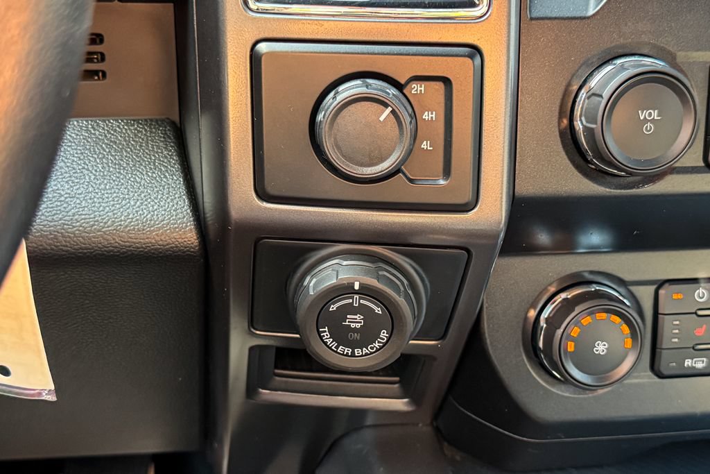 Certified 2019 Ford F150 XLT w/ Equipment Group 302A Luxury AWD/4WD image 32