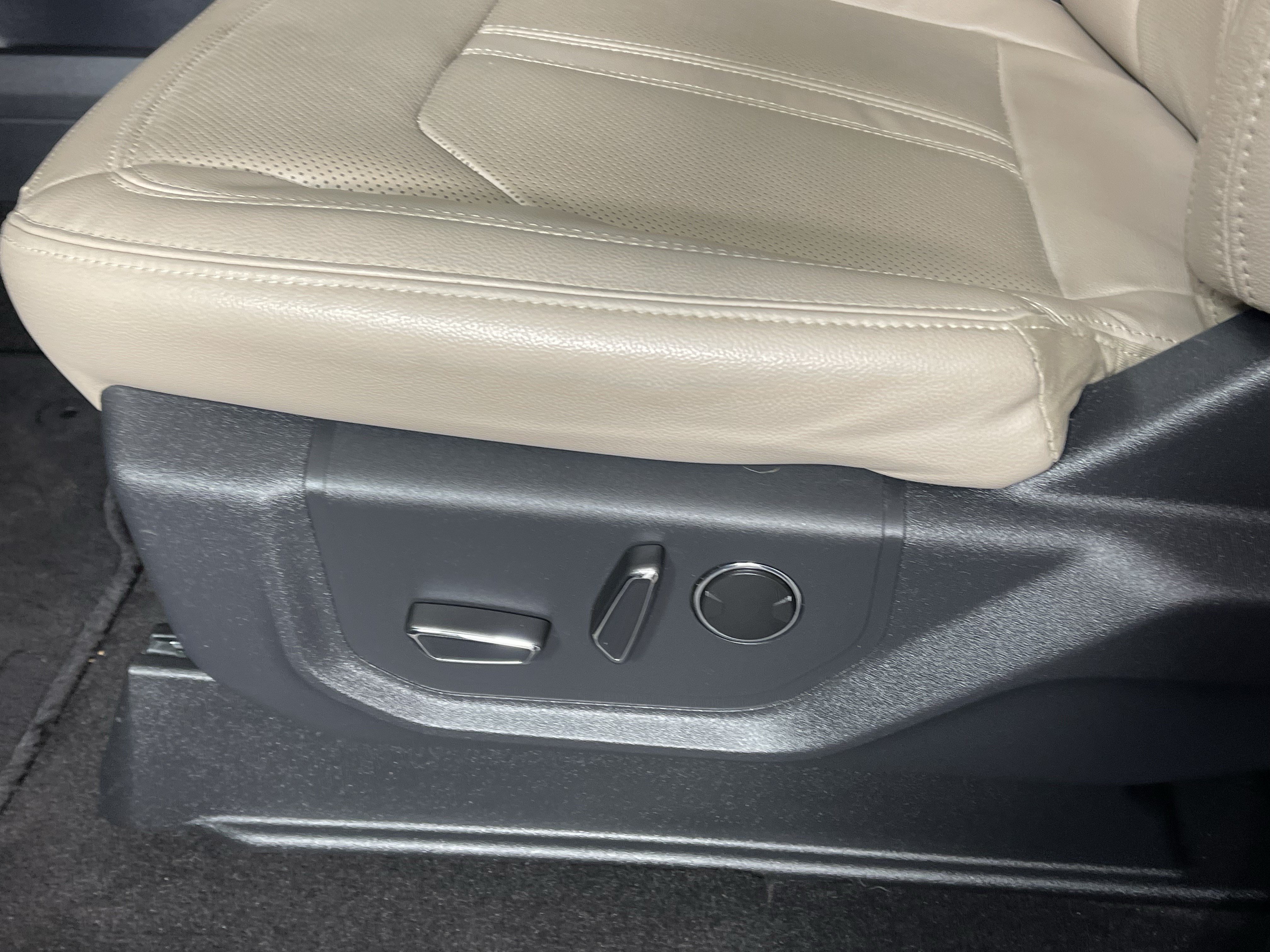 Certified 2023 Ford Expedition Limited AWD/4WD image 16
