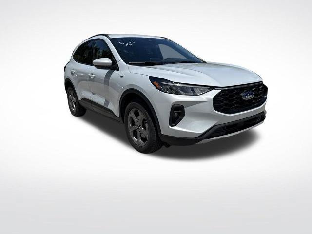 Certified 2025 Ford Escape ST-Line Select AWD/4WD image 2