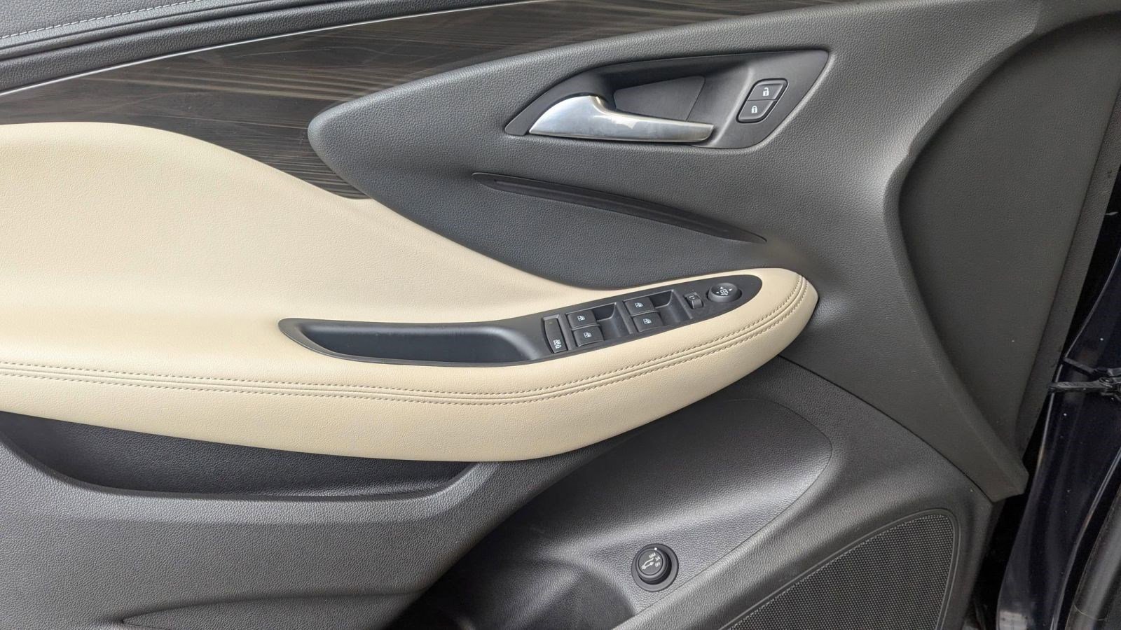 Used 2020 Buick Envision Preferred image 12