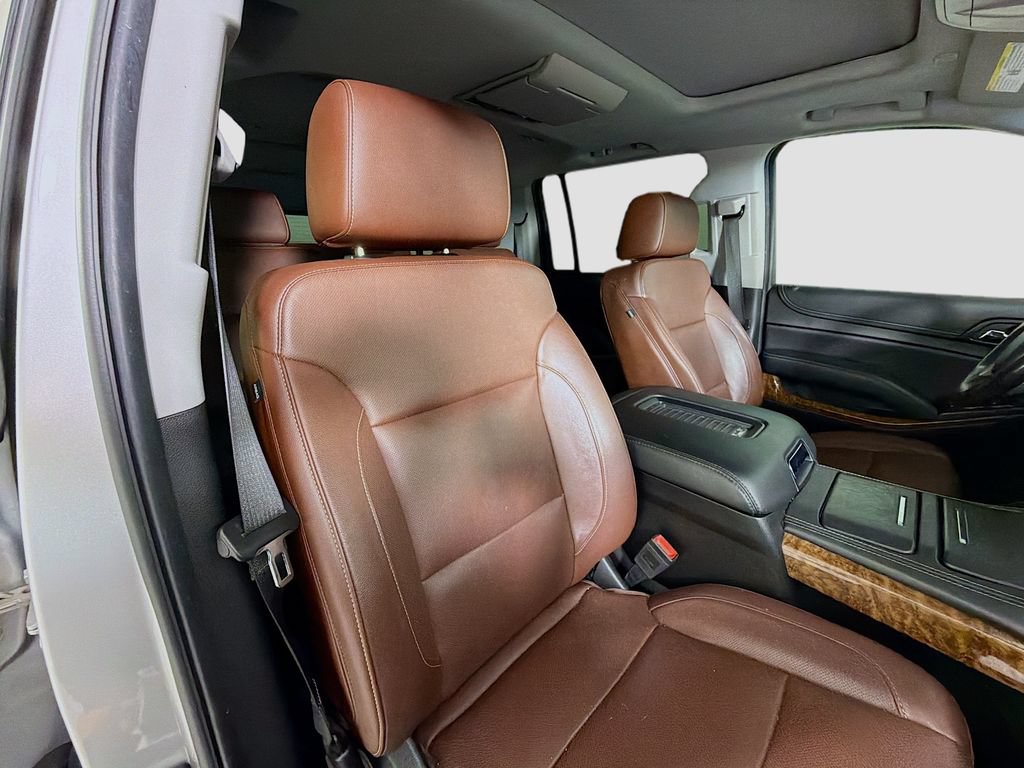 Used 2019 Chevrolet Suburban Premier w/ Premier Plus Edition AWD/4WD image 34