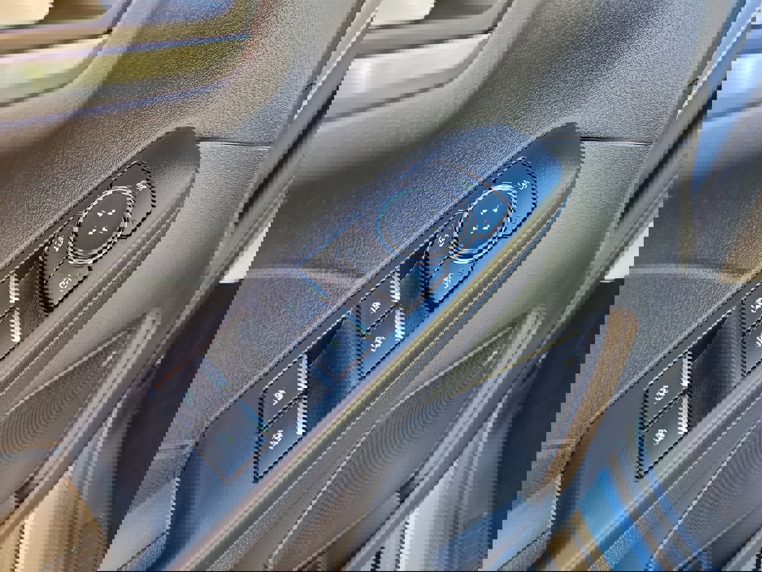 Certified 2022 Ford Escape Titanium image 18