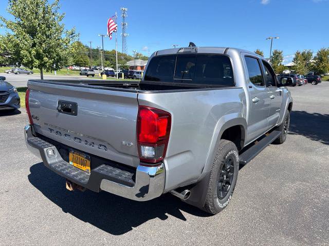 Used 2021 Toyota Tacoma SR5 AWD/4WD image 3