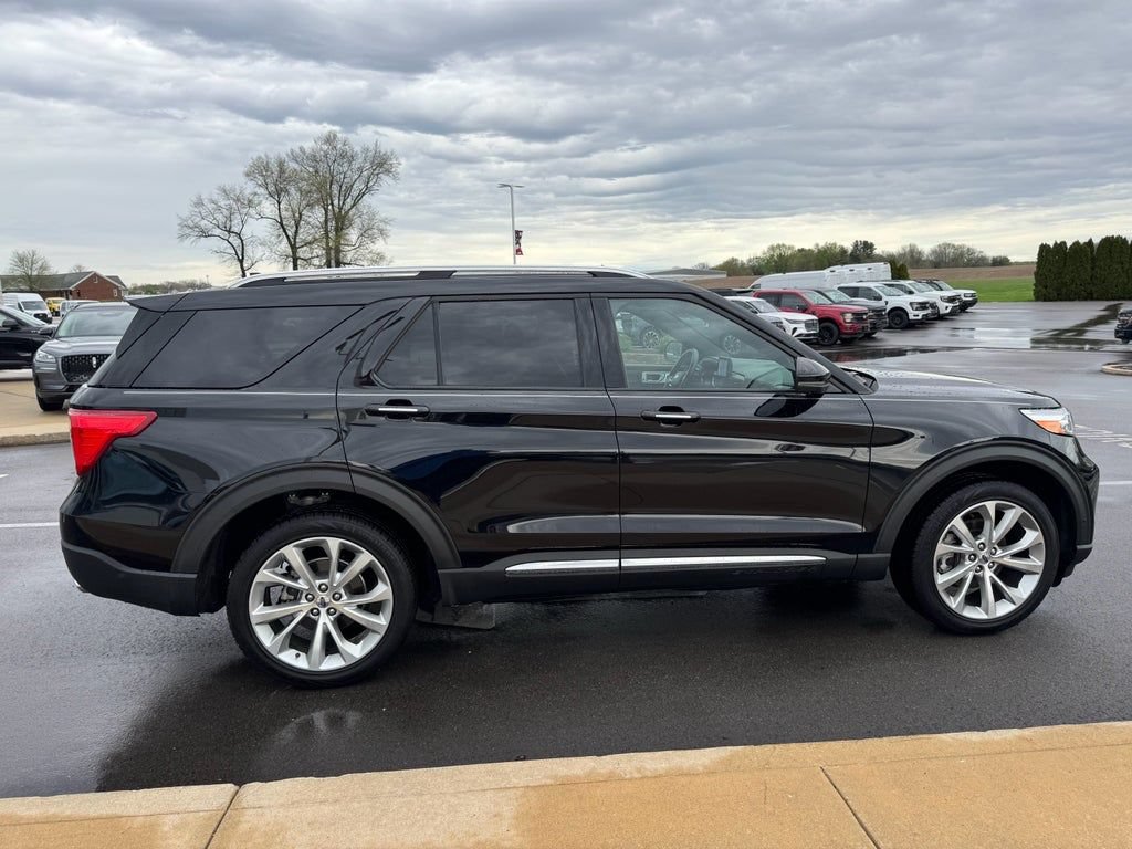 Certified 2022 Ford Explorer Platinum w/ Equipment Group 601A AWD/4WD image 11
