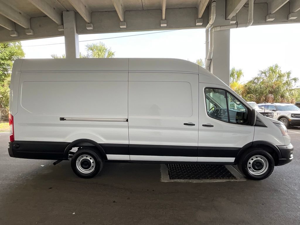 Certified 2025 Ford Transit 250 148 High Roof Extended RWD image 2