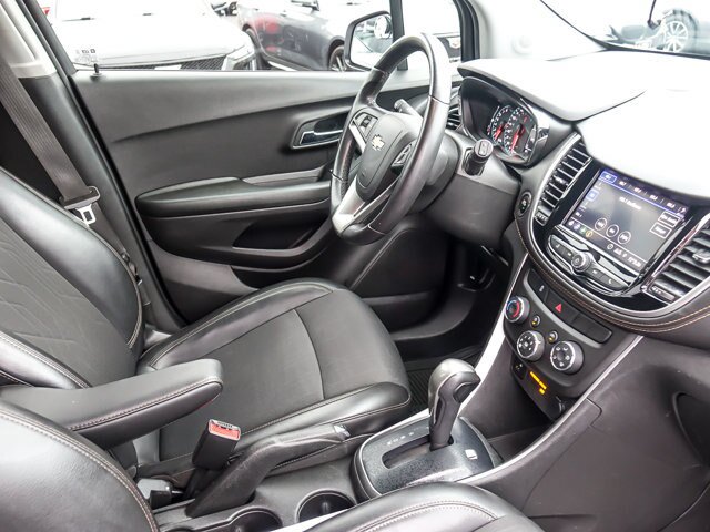 Used 2022 Chevrolet Trax LT w/ LT Convenience Package AWD/4WD image 24