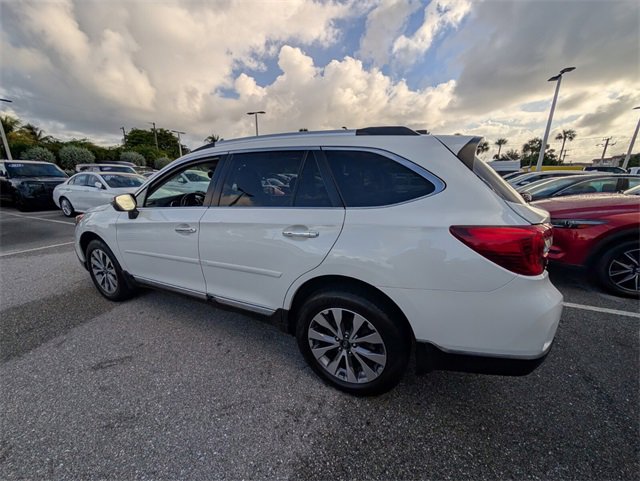 Used 2017 Subaru Outback 3.6R Touring image 9