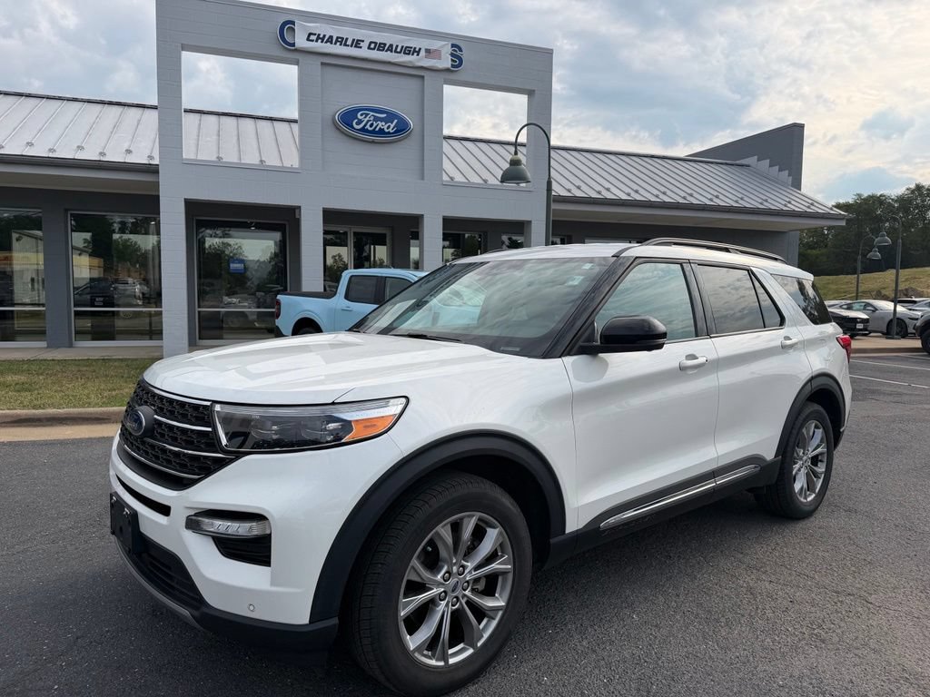 Certified 2022 Ford Explorer XLT w/ Equipment Group 202A AWD/4WD image 1