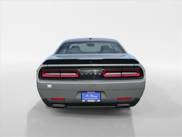 Used 2023 Dodge Challenger SXT image 3