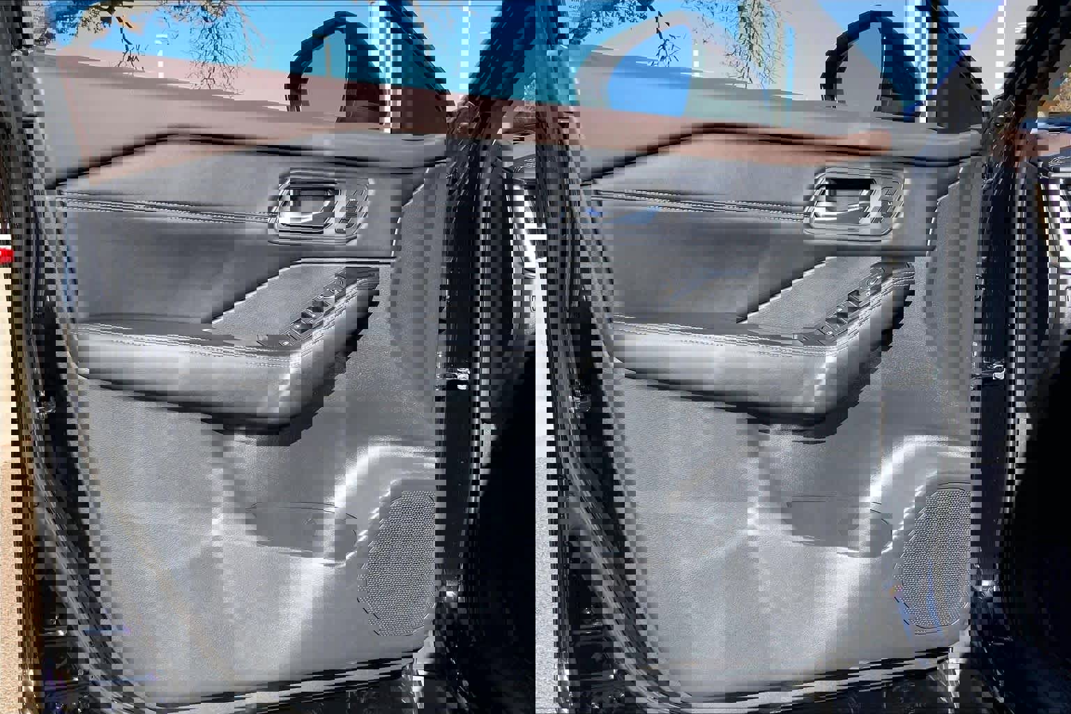 Used 2023 Nissan Rogue SL w/ SL Premium Package image 21