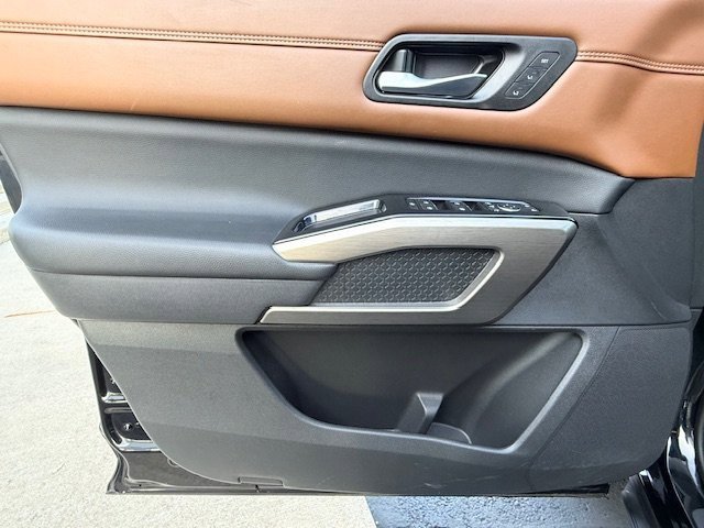 Used 2023 Nissan Pathfinder Platinum image 18