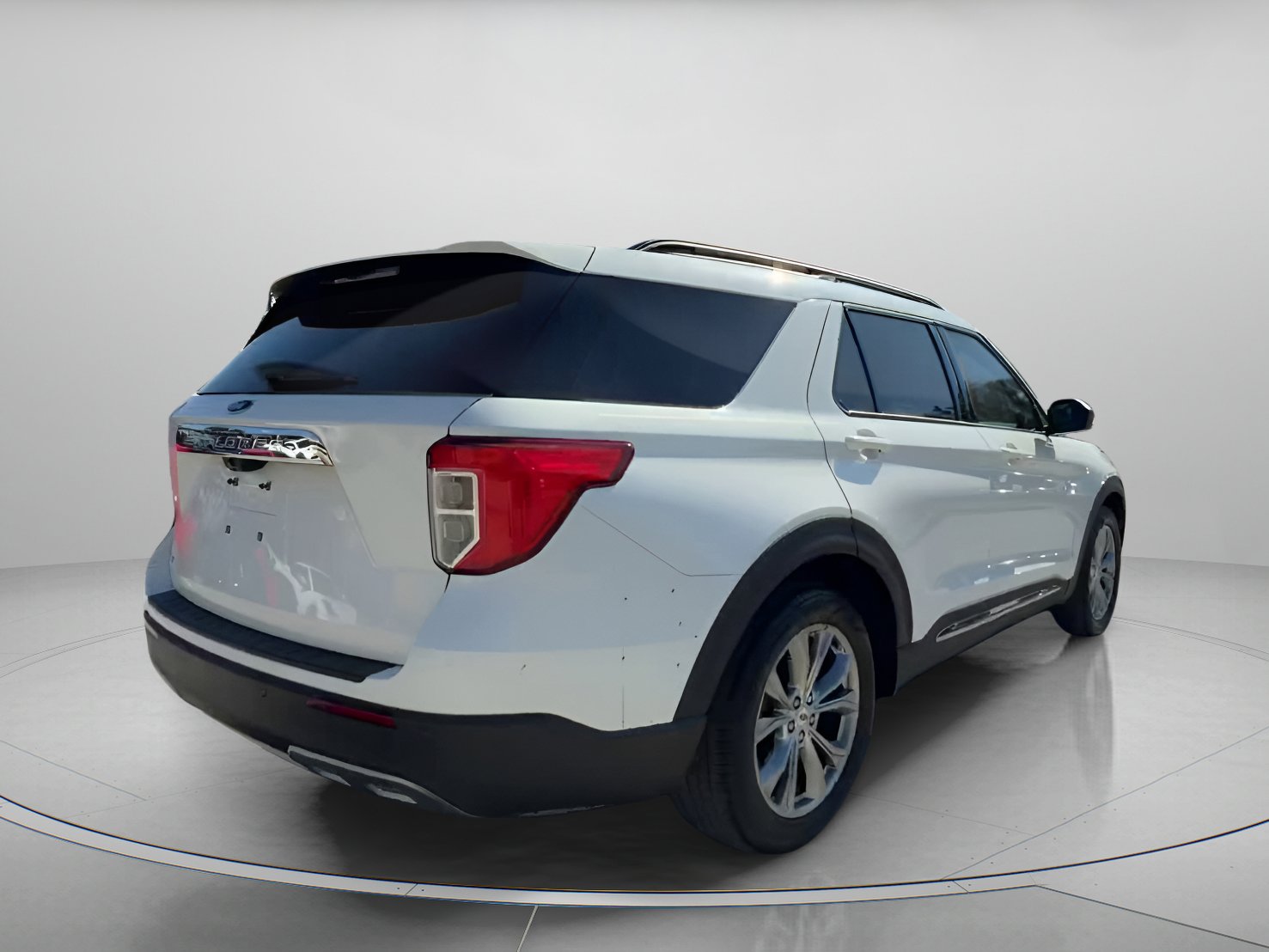 Certified 2022 Ford Explorer XLT w/ Equipment Group 202A image 26