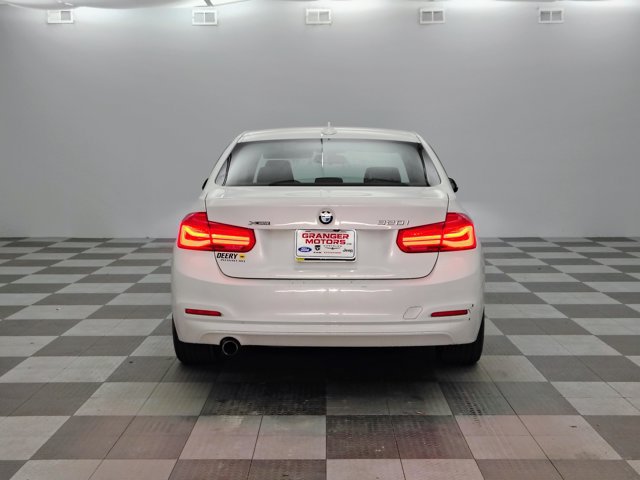 Used 2018 BMW 320i xDrive Sedan w/ Convenience Package AWD/4WD image 5