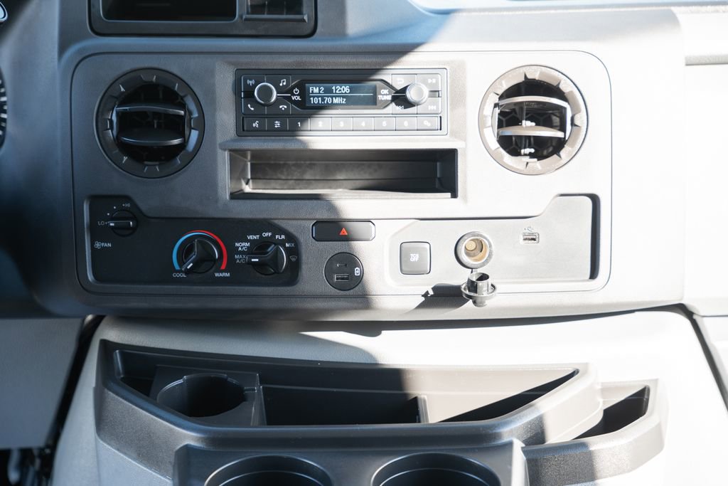 Certified 2023 Ford E-450 and Econoline 450 Super Duty w/ Power Windows & Locks Group RWD image 21