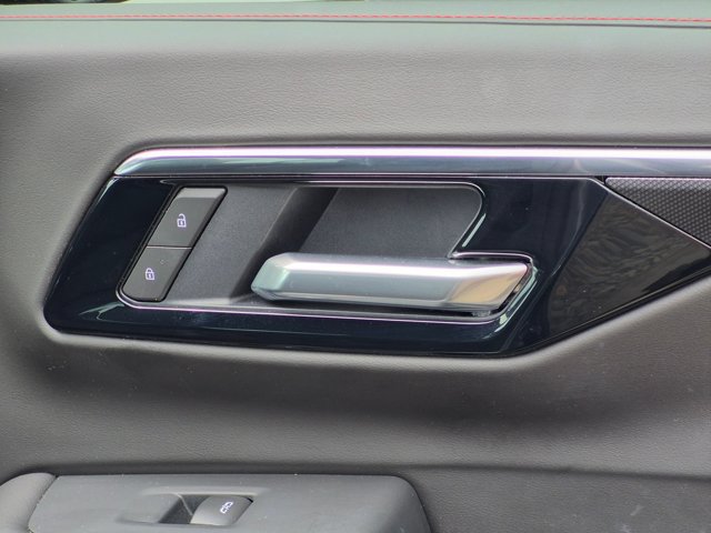 Used 2025 Chevrolet Tahoe RST AWD/4WD image 37