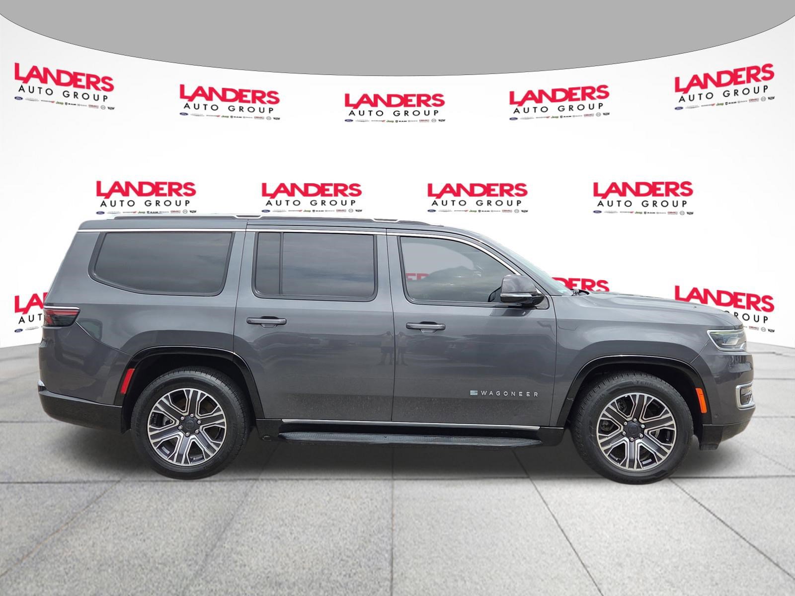 Used 2022 Jeep Wagoneer Series III AWD/4WD image 2