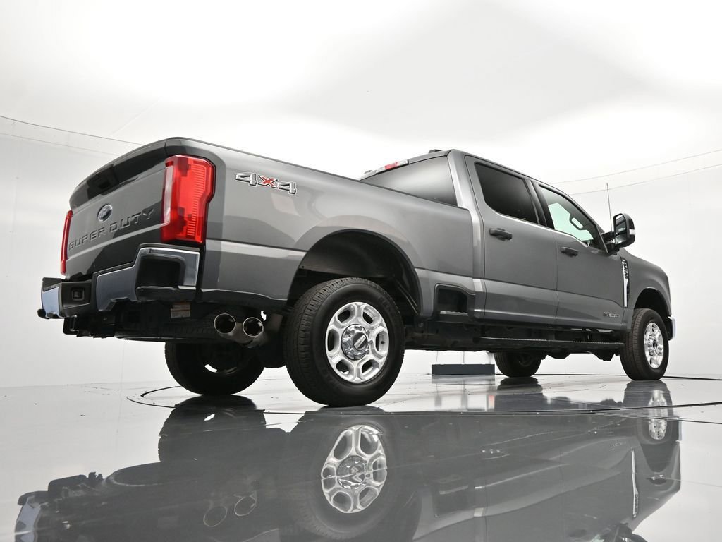Certified 2025 Ford F250 XLT image 14