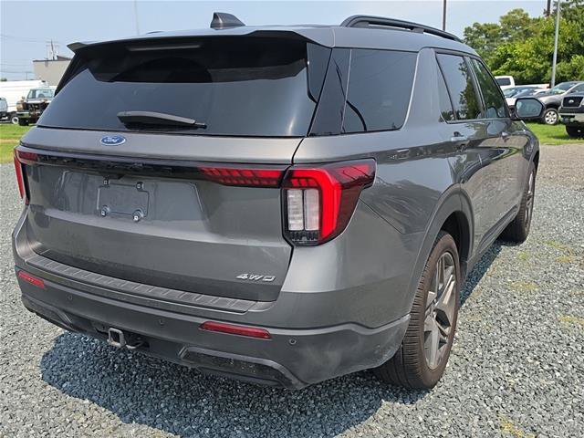 Certified 2025 Ford Explorer ST-Line w/ Premium Package AWD/4WD image 6