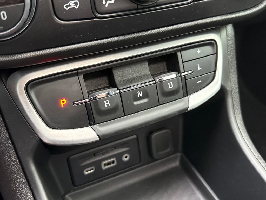 Used 2024 GMC Terrain SLT w/ Infotainment Package II image 22