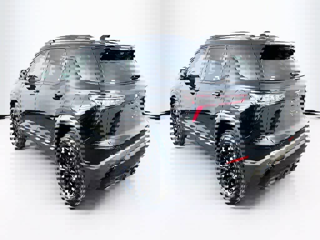 Used 2025 Chevrolet Equinox RS w/ Safety and Technology Package image 3