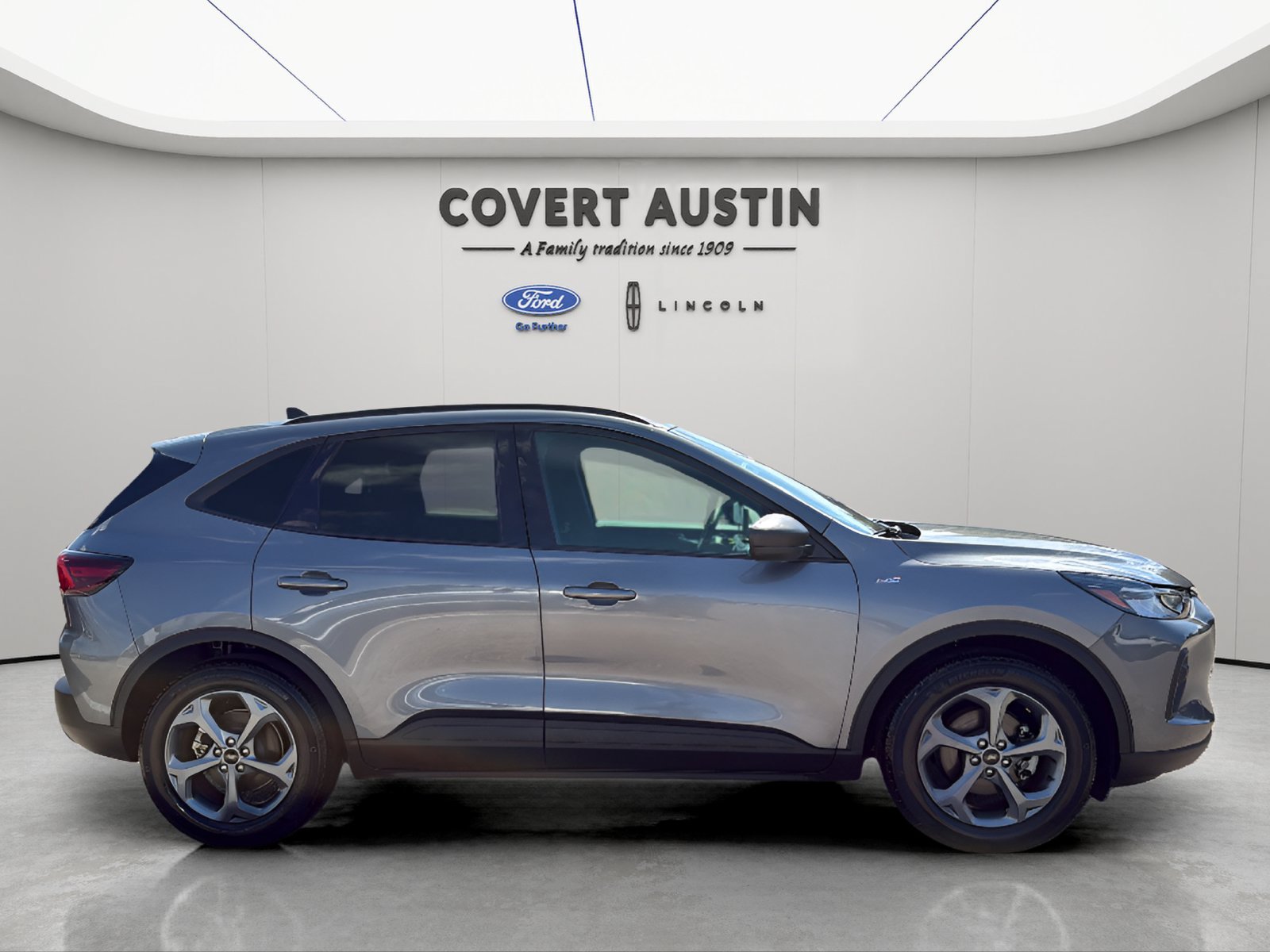 Certified 2025 Ford Escape ST-Line FWD image 6