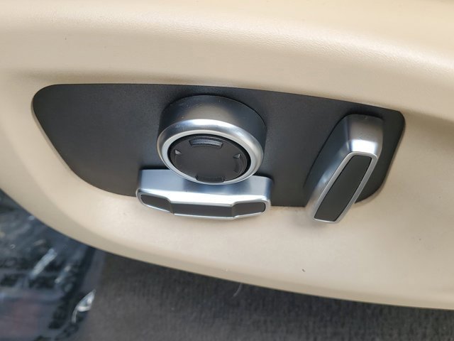 Used 2019 Jaguar F-PACE Prestige image 23