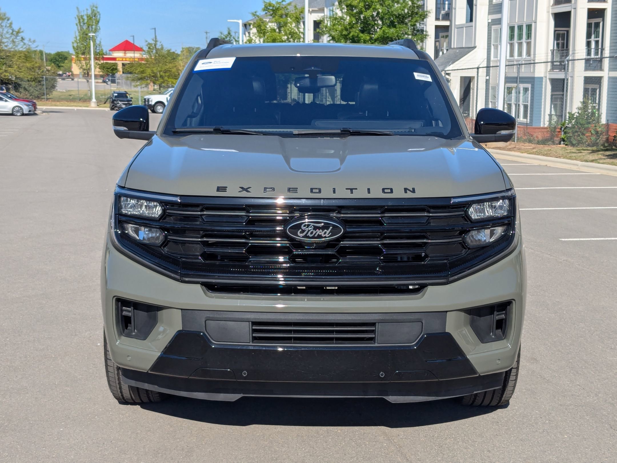 Certified 2025 Ford Expedition Platinum w/ Stealth Performance Package AWD/4WD image 9