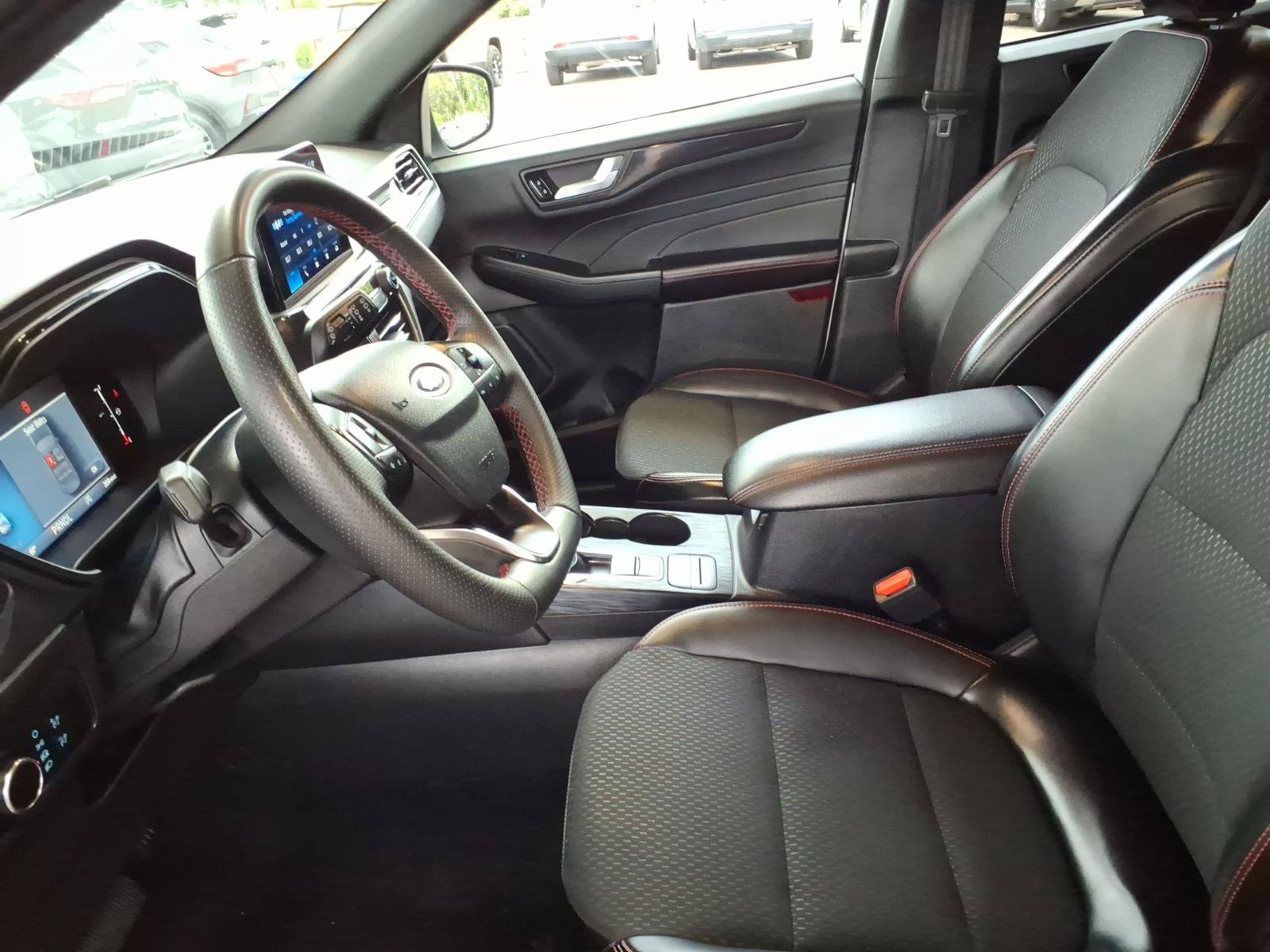 Certified 2025 Ford Escape ST-Line FWD image 11