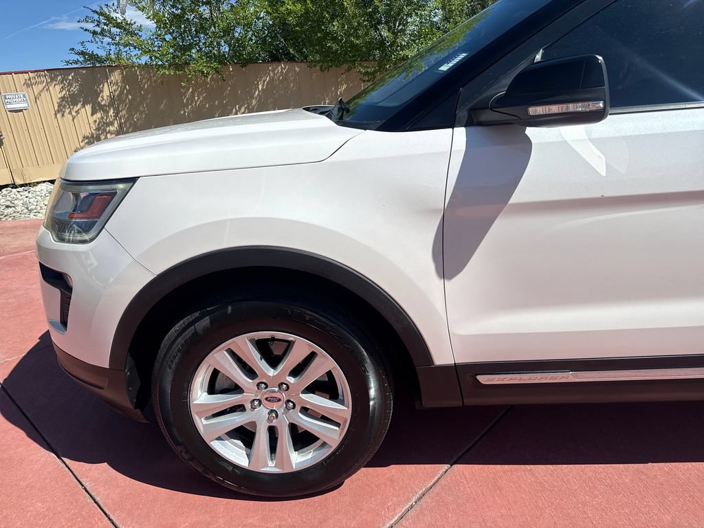 Certified 2018 Ford Explorer XLT w/ Equipment Group 201A AWD/4WD image 36