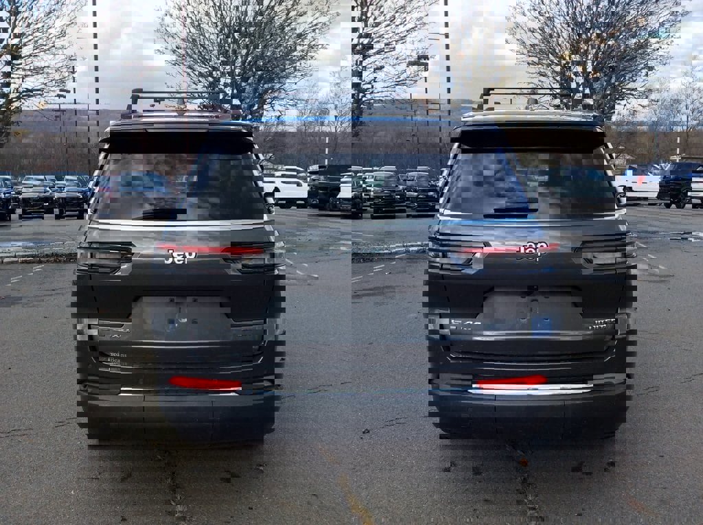 Used 2022 Jeep Grand Cherokee L Limited image 11