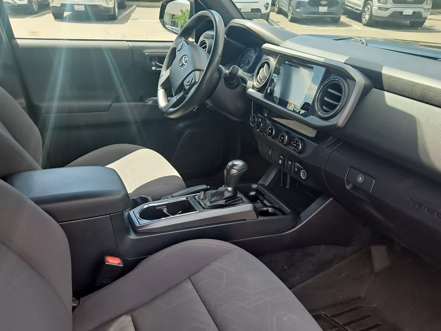 Used 2018 Toyota Tacoma TRD Off-Road AWD/4WD image 13