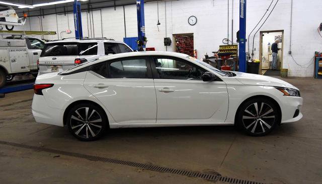 Used 2022 Nissan Altima 2.5 SR image 2