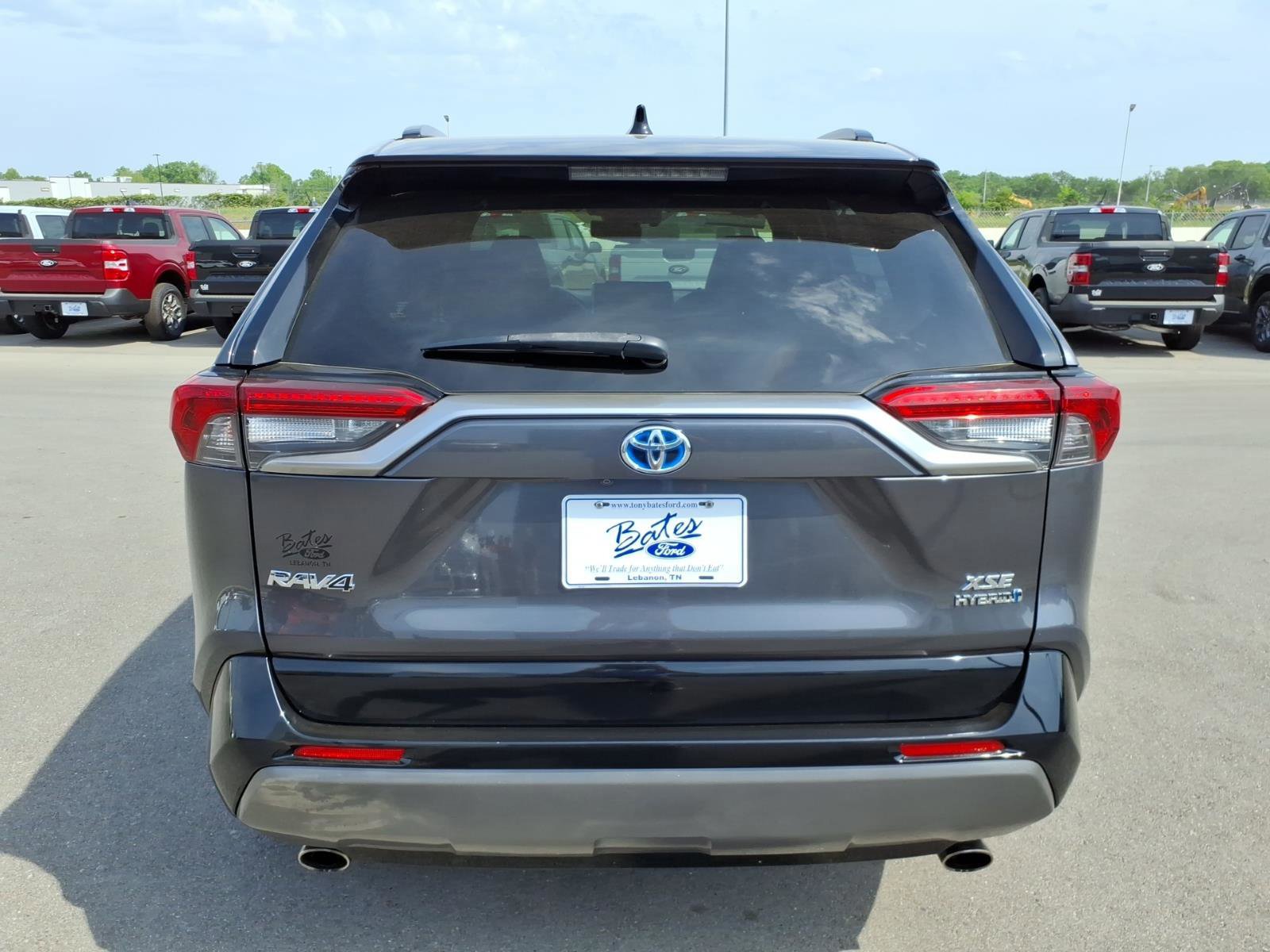 Used 2019 Toyota RAV4 XSE w/ XSE Weather Package AWD/4WD image 4
