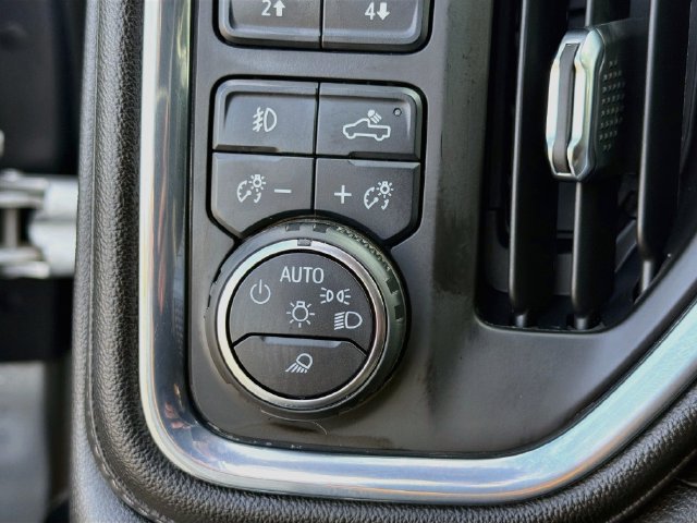 Used 2022 Chevrolet Silverado 2500 LTZ AWD/4WD image 32