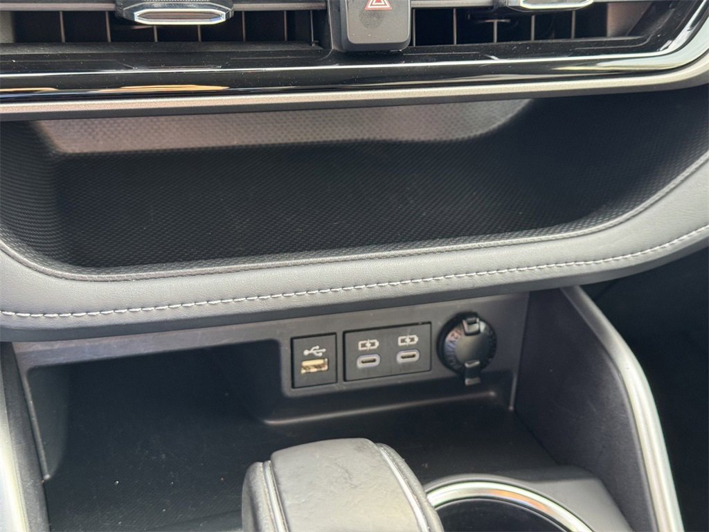 Used 2024 Toyota Highlander LE image 16