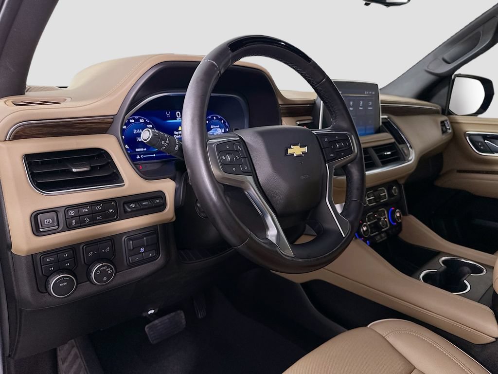 Used 2023 Chevrolet Suburban Premier w/ Advanced Technology Package AWD/4WD image 11
