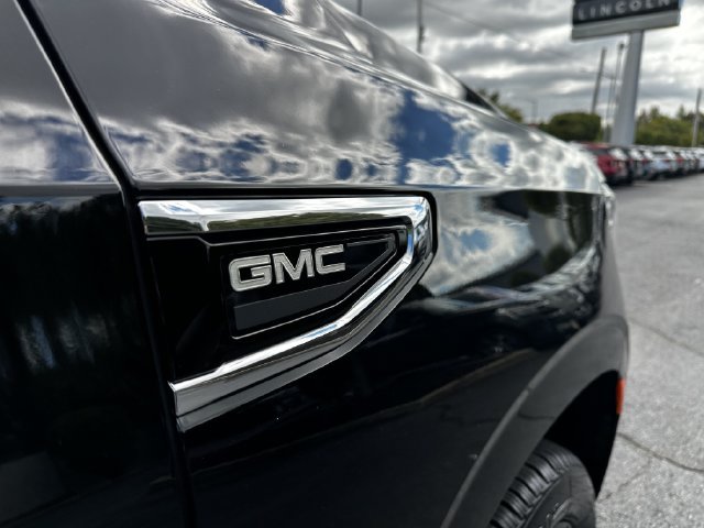 Used 2023 GMC Yukon SLT w/ SLT Premium Package AWD/4WD image 52