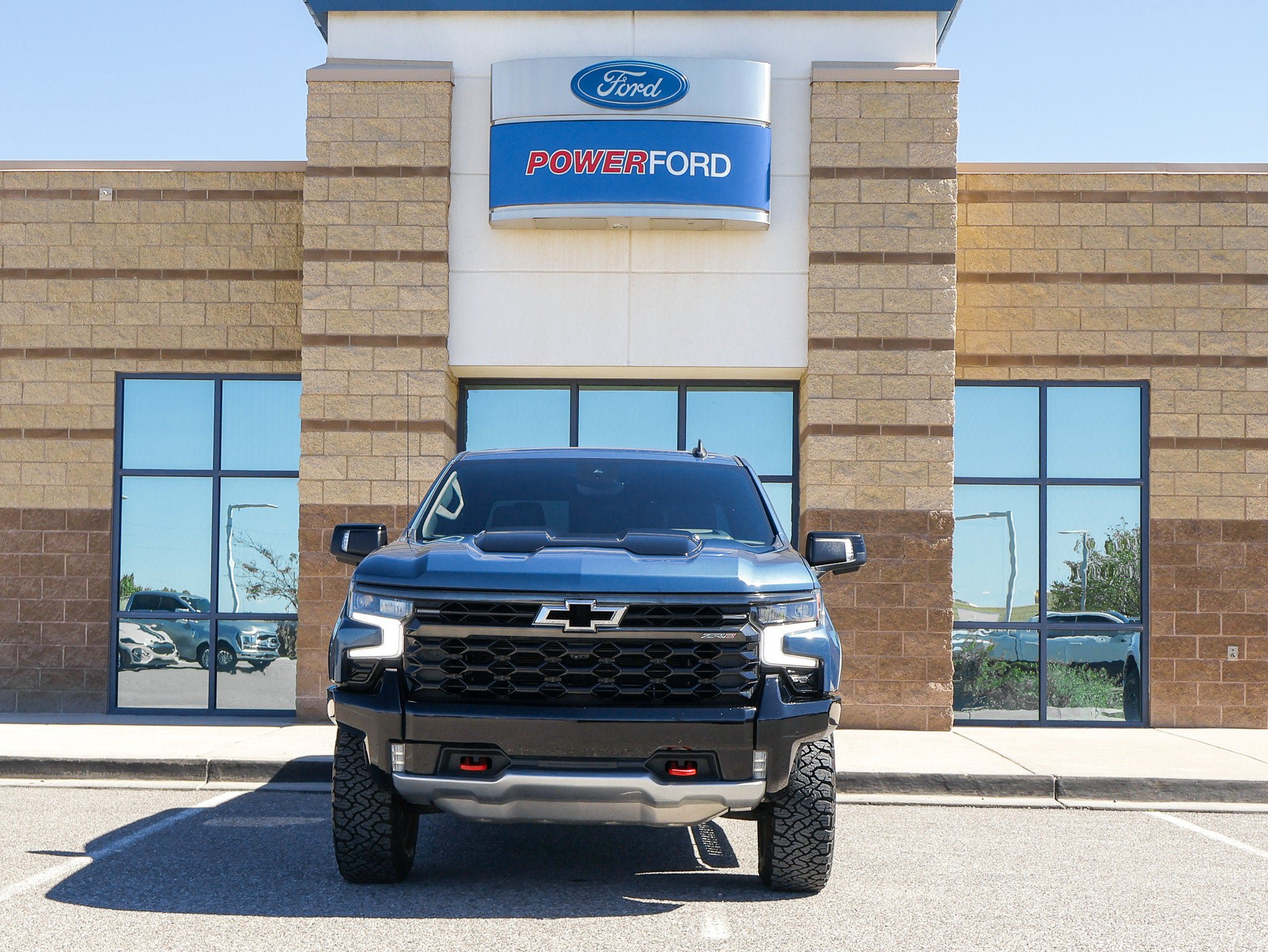 Used 2024 Chevrolet Silverado 1500 ZR2 w/ Technology Package AWD/4WD image 3
