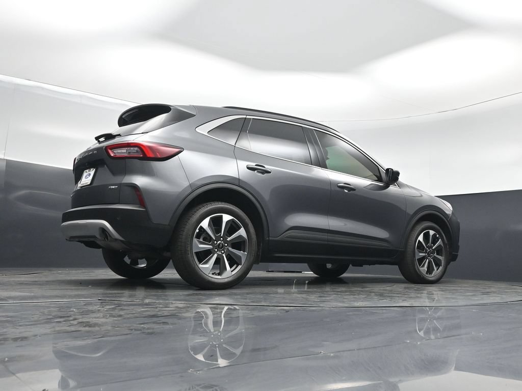 Certified 2023 Ford Escape Platinum AWD/4WD image 50