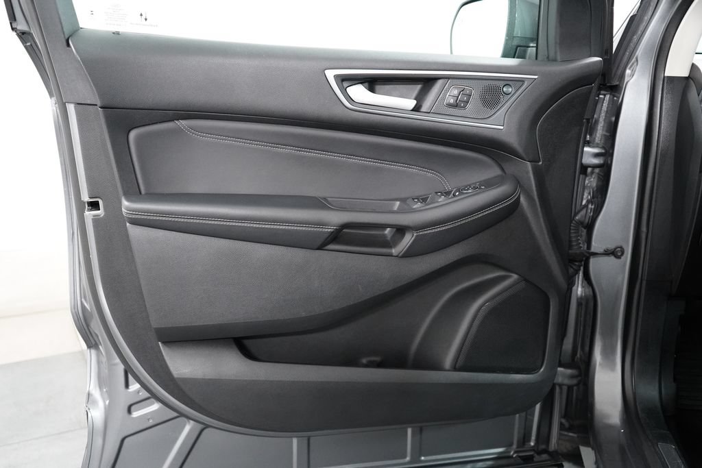 Certified 2024 Ford Edge Titanium AWD/4WD image 23