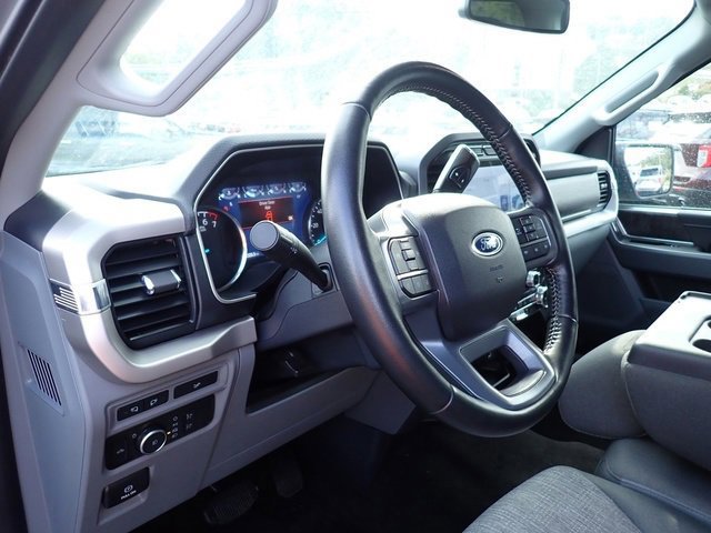 Certified 2022 Ford F150 XLT w/ Equipment Group 302A High image 17