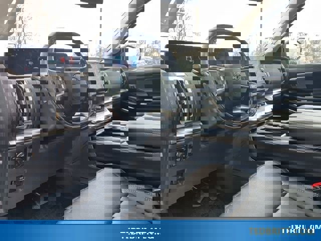 Certified 2025 Ford Expedition Max Platinum image 25