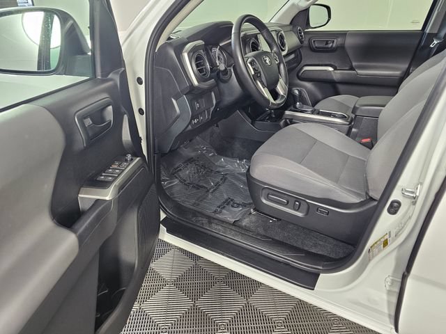 Used 2023 Toyota Tacoma SR5 w/ Technology Package AWD/4WD image 23