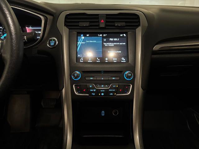 Certified 2018 Ford Fusion SE w/ Fusion SE Technology Package FWD image 25