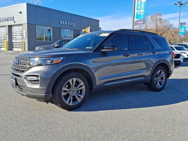 Certified 2022 Ford Explorer XLT w/ Equipment Group 202A image 6