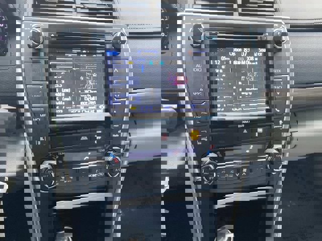 Used 2017 Toyota Camry XLE image 24