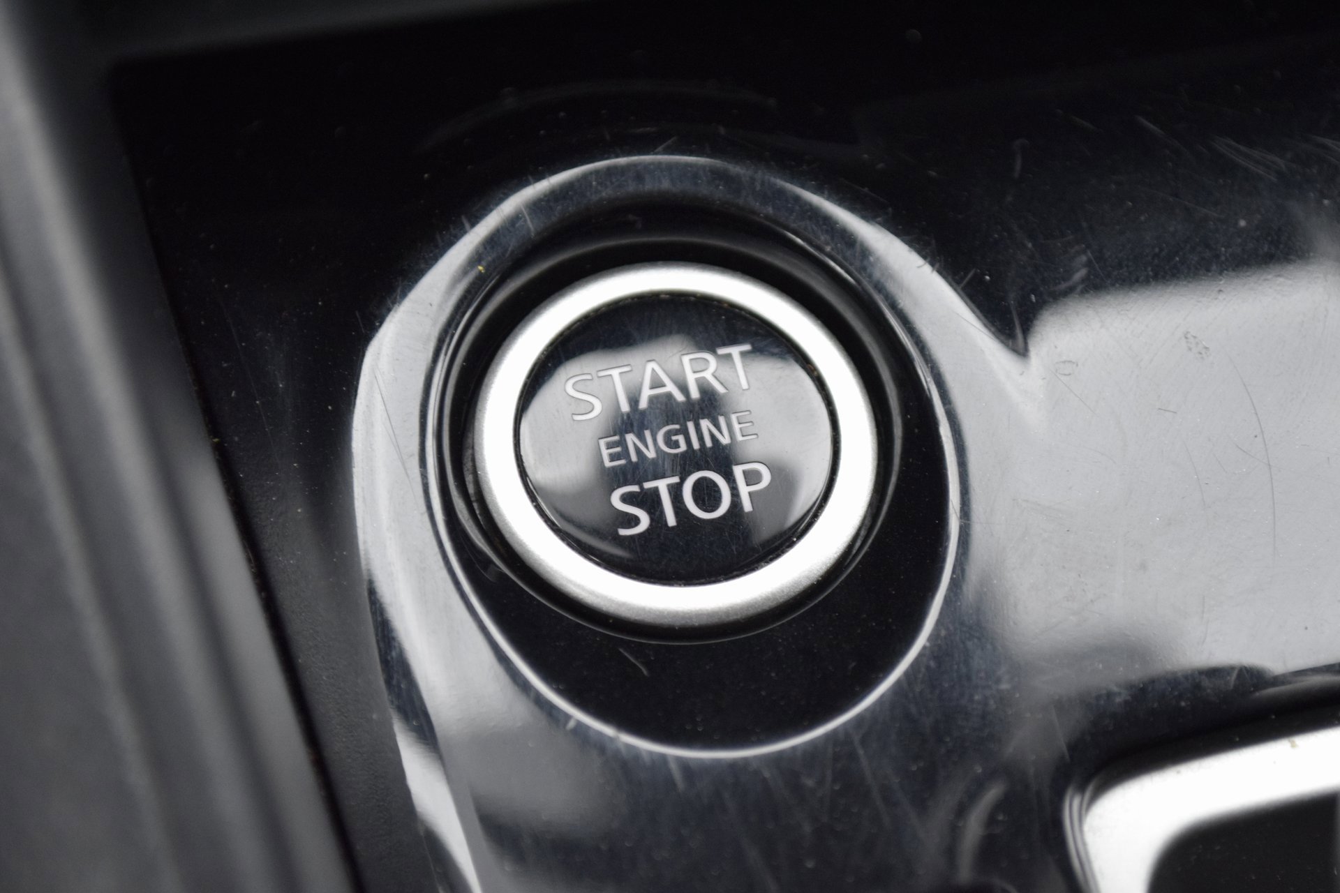 Used 2023 Nissan Versa SV image 16