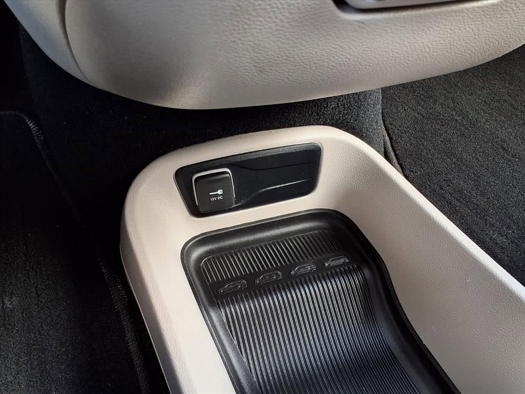 Used 2024 Chrysler Pacifica Touring-L image 13