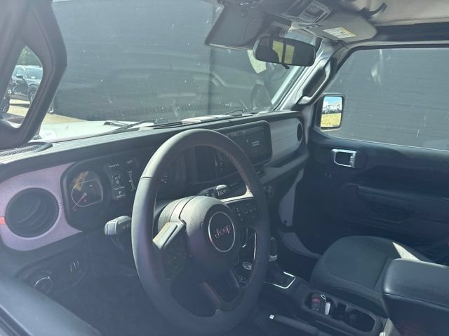 Used 2024 Jeep Wrangler Unlimited Sport AWD/4WD image 38